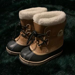 Sorel Children’s Yoot PAC TP Boot (needs new lace on right boot)